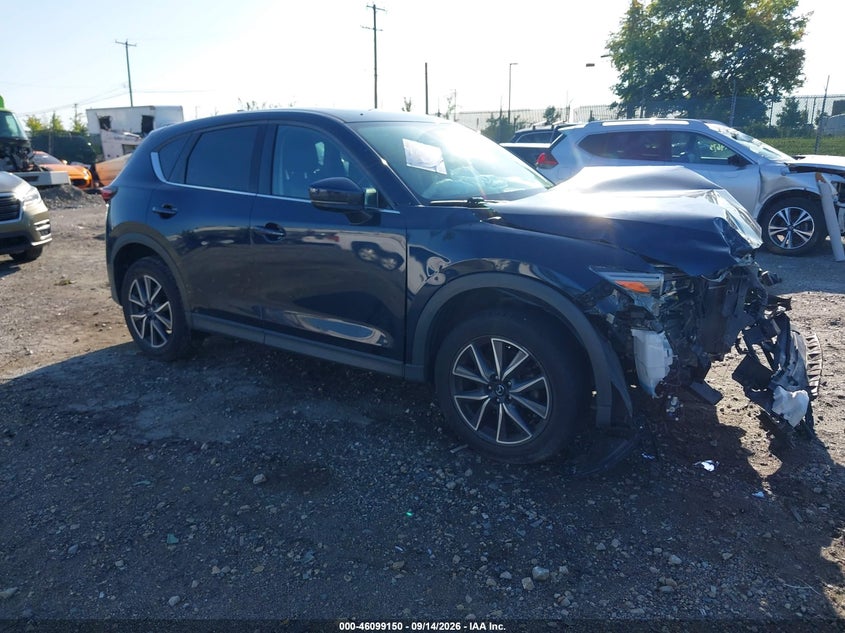 Photo of the 2018 MAZDA CX-5 GRAND TOURING