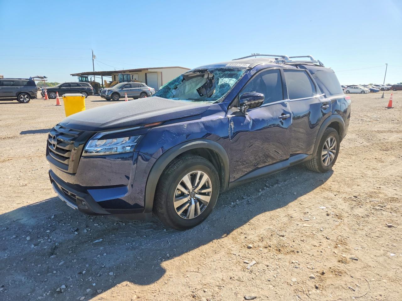 Photo of the 2023 NISSAN PATHFINDER SL