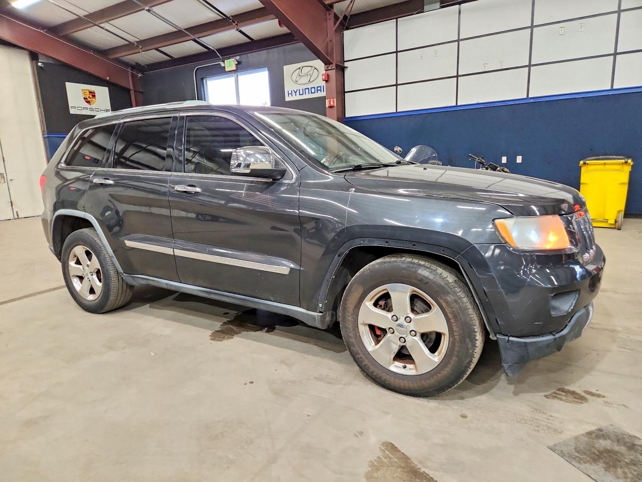 Photo of the 2011 JEEP GRAND CHEROKEE LIMITED