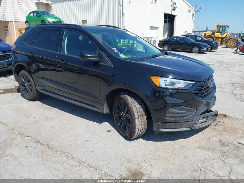 Photo of the 2022 FORD EDGE SE