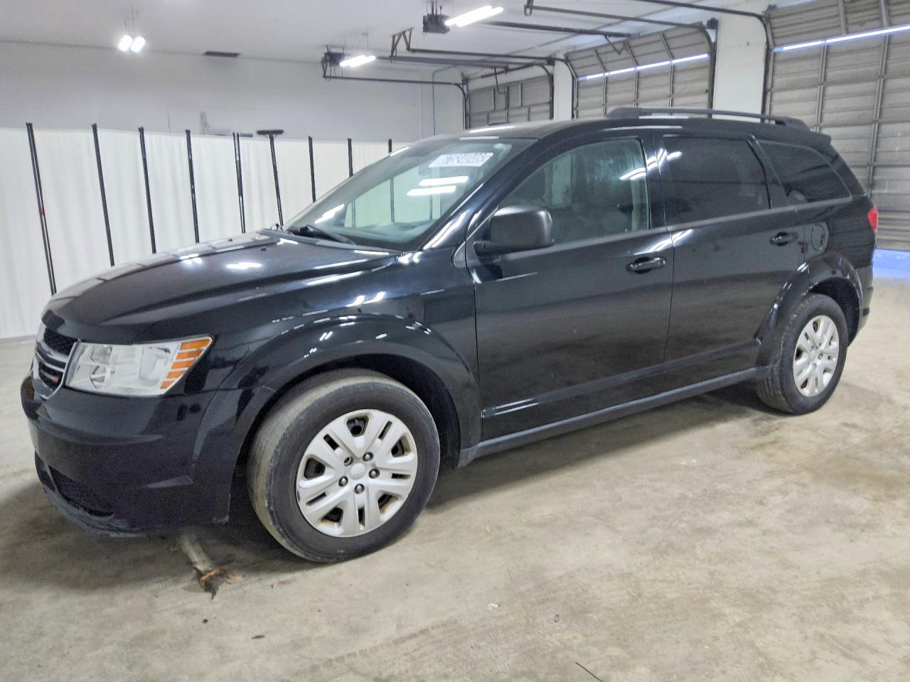 Photo of the 2016 DODGE JOURNEY SE