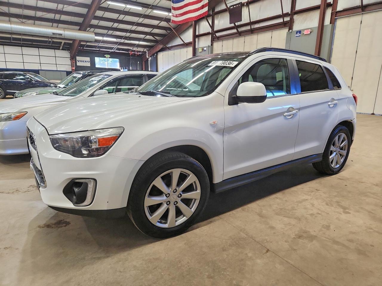 Photo of the 2015 MITSUBISHI OUTLANDER SPORT SE