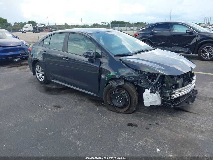 Photo of the 2025 TOYOTA COROLLA LE