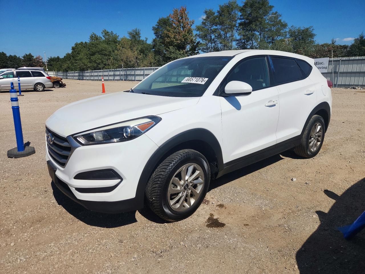 Photo of the 2017 HYUNDAI TUCSON SE
