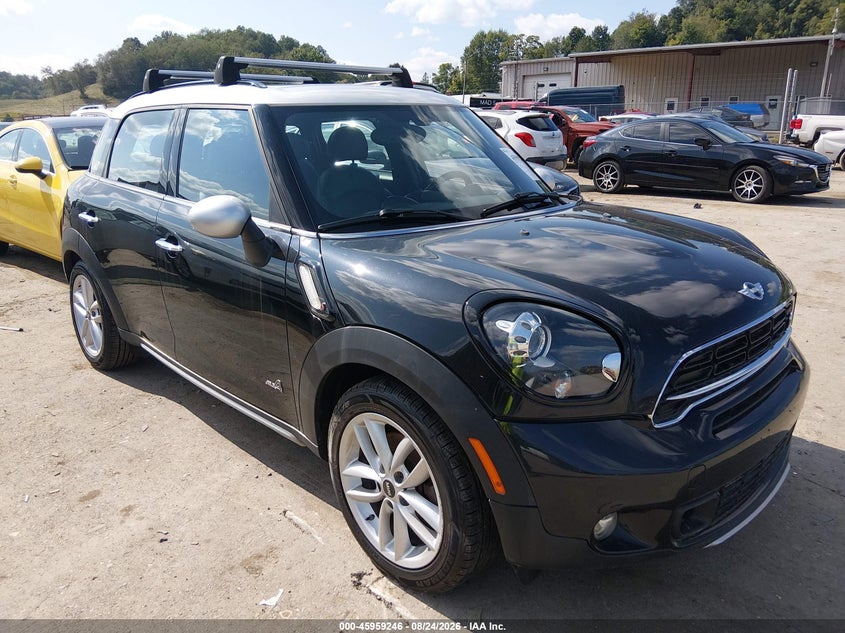 Photo of the 2016 MINI COUNTRYMAN COOPER S