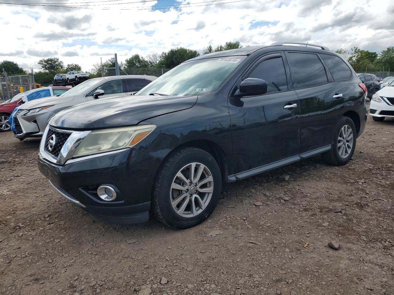 Photo of the 2015 NISSAN PATHFINDER SV