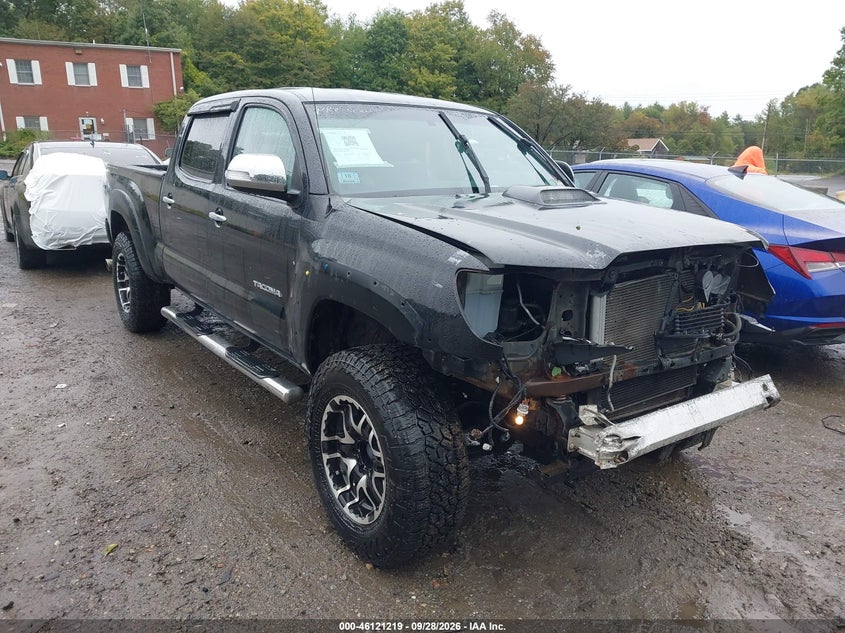 Photo of the 2013 TOYOTA TACOMA BASE V6