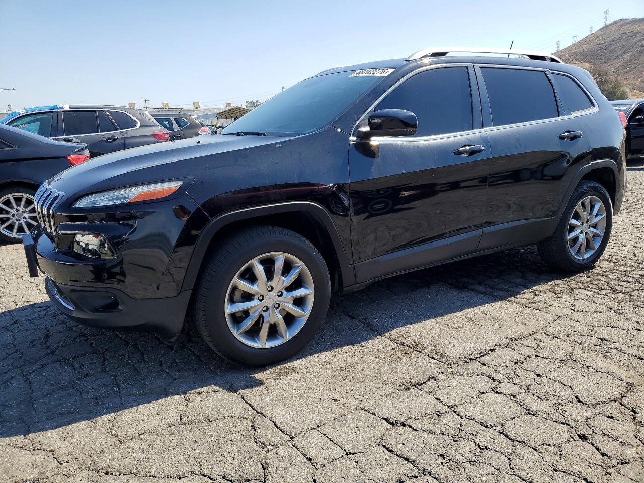Photo of the 2018 JEEP CHEROKEE LIMITED