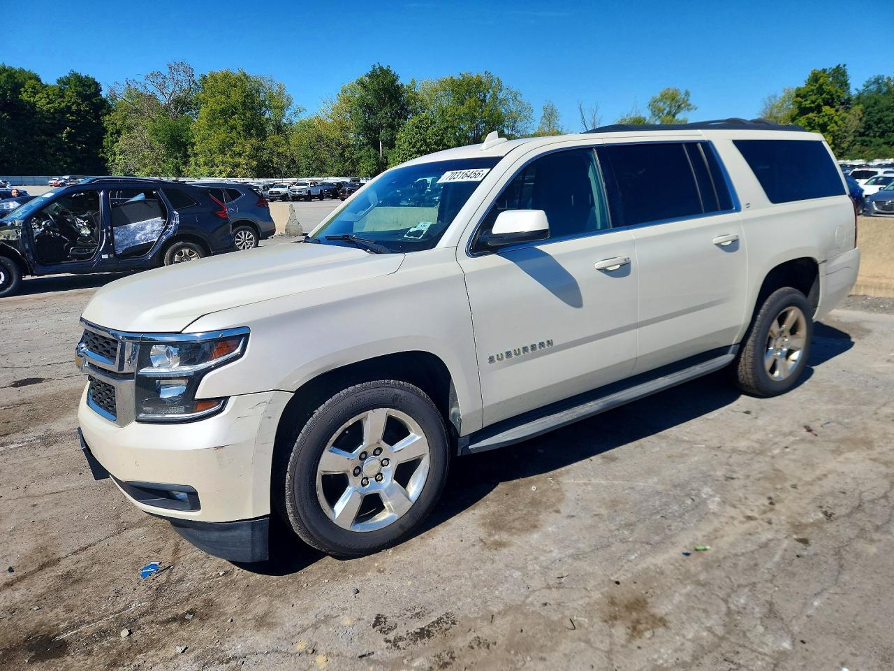 Photo of the 2015 CHEVROLET SUBURBAN K1500 LT