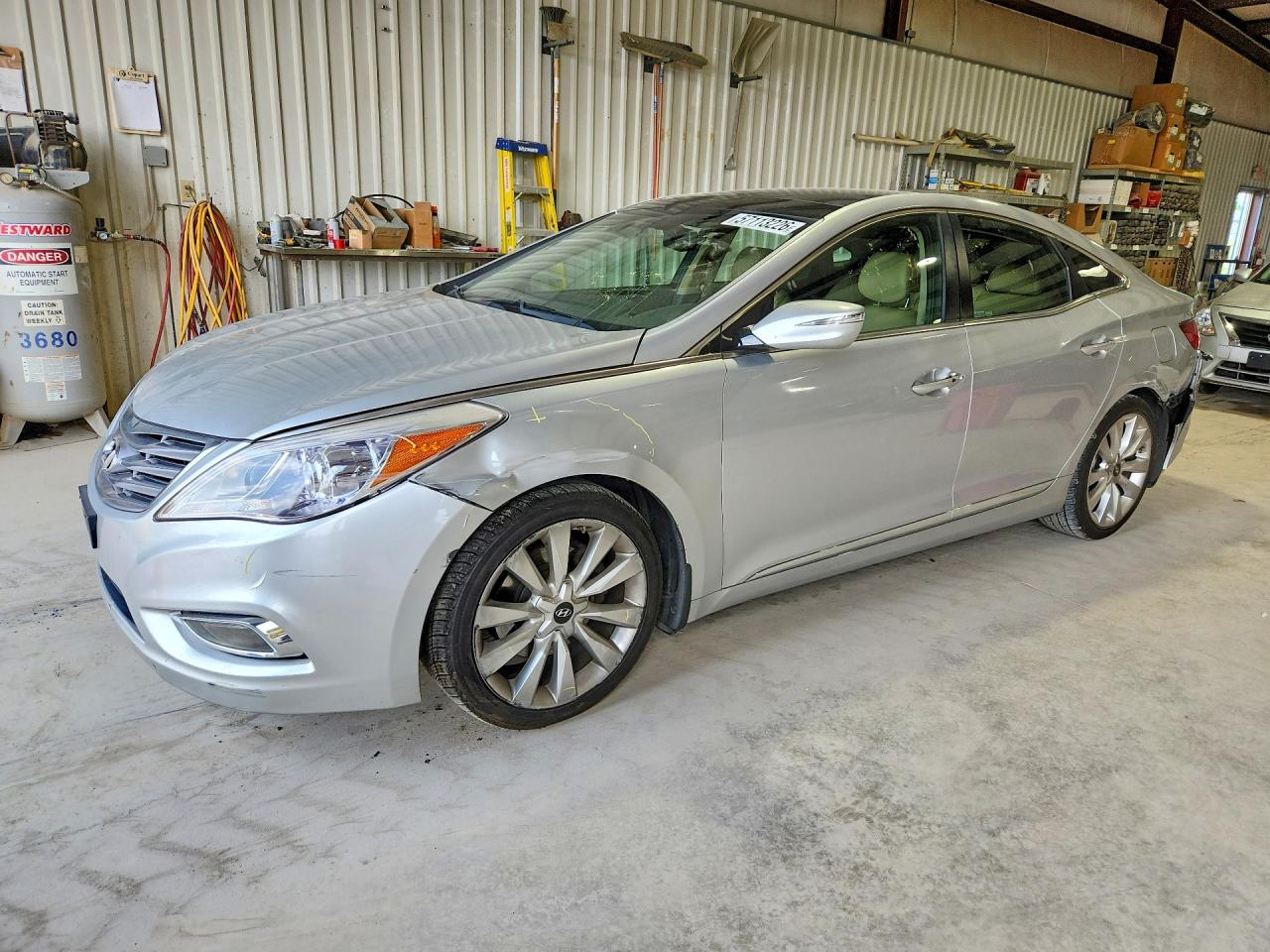 Photo of the 2013 HYUNDAI AZERA BASE