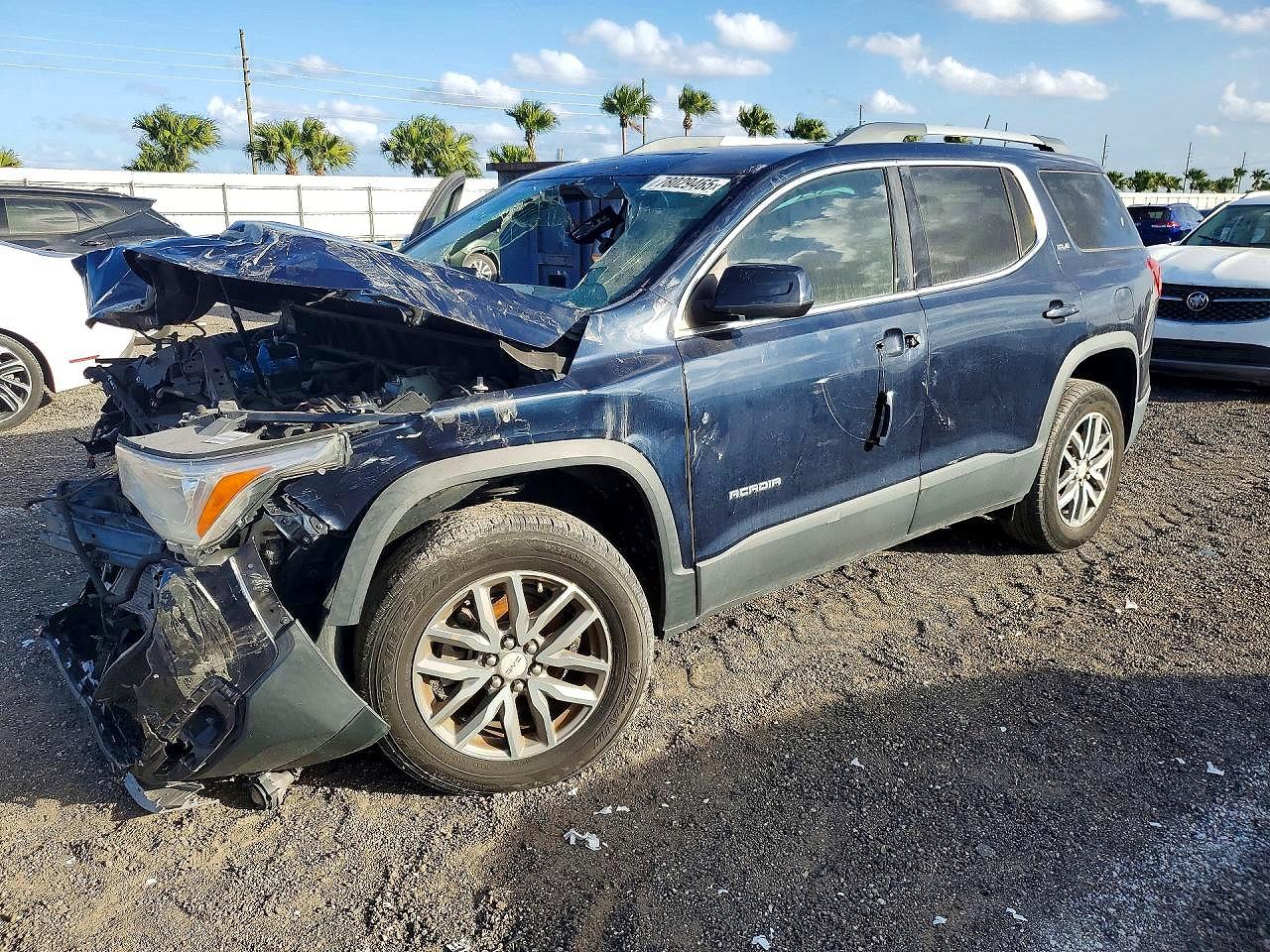 Photo of the 2017 GMC ACADIA SLE