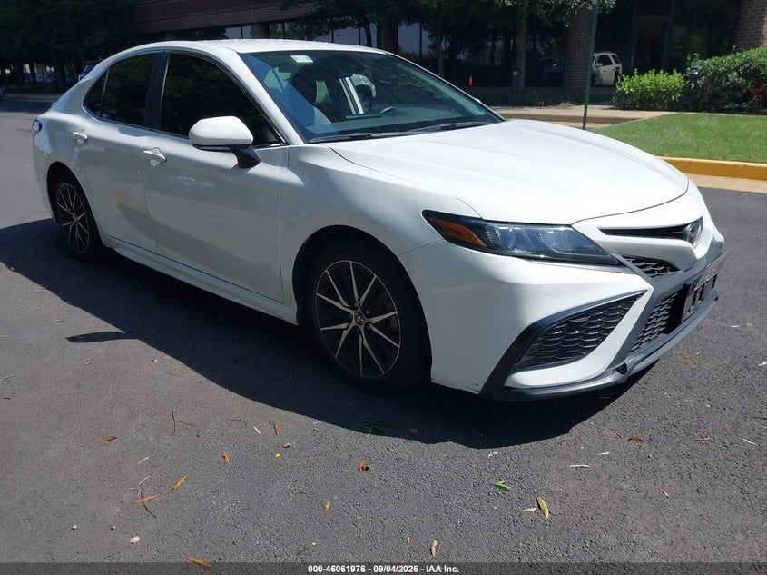 Photo of the 2023 TOYOTA CAMRY SE