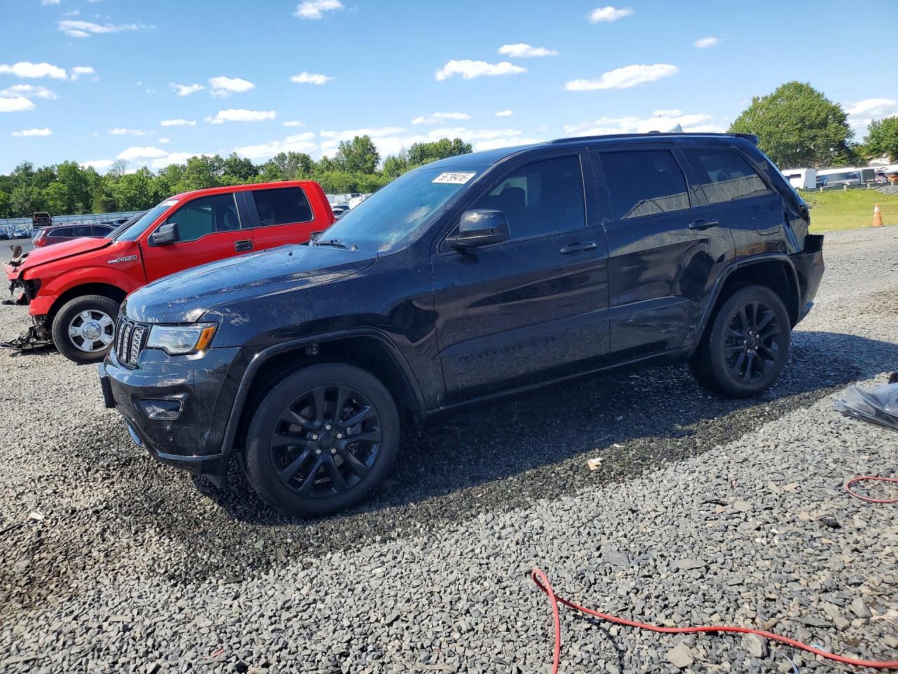 Photo of the 2021 JEEP GRAND CHEROKEE LAREDO