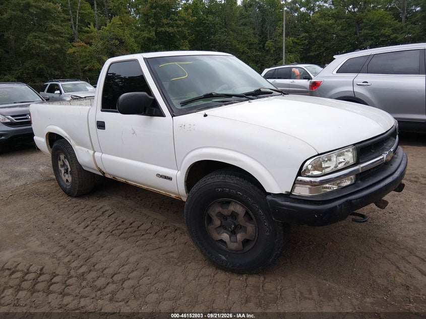 Photo of the 1999 CHEVROLET S-10