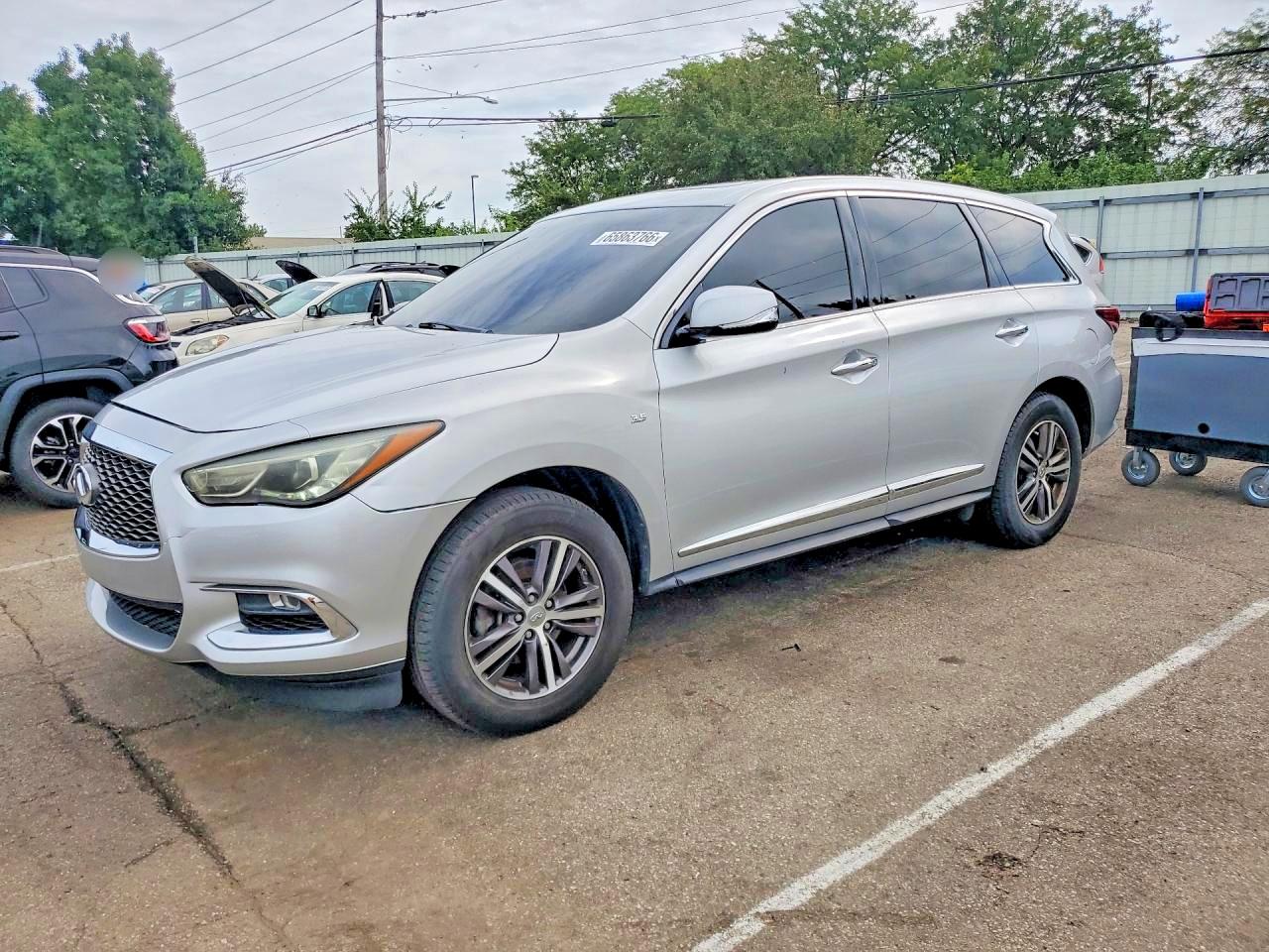 Photo of the 2018 INFINITI QX60 BASE