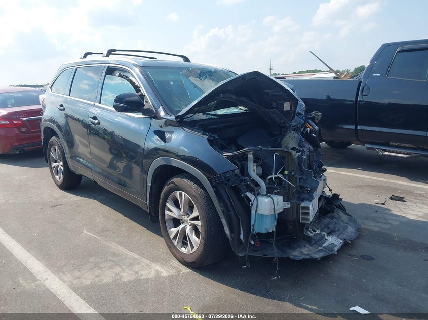 Photo of the 2014 TOYOTA HIGHLANDER XLE V6