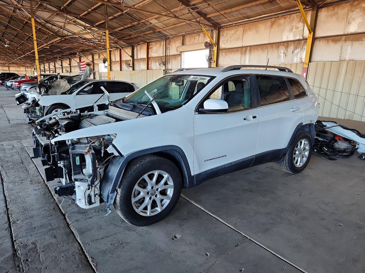 Photo of the 2017 JEEP CHEROKEE LATITUDE