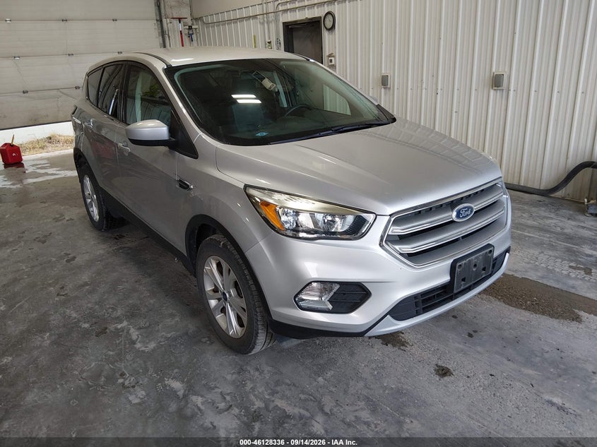 Photo of the 2017 FORD ESCAPE SE