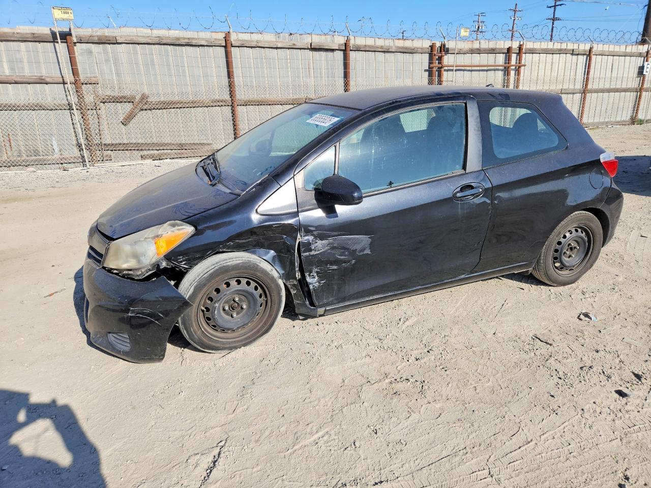 Photo of the 2014 TOYOTA YARIS 3-DOOR L FLEET