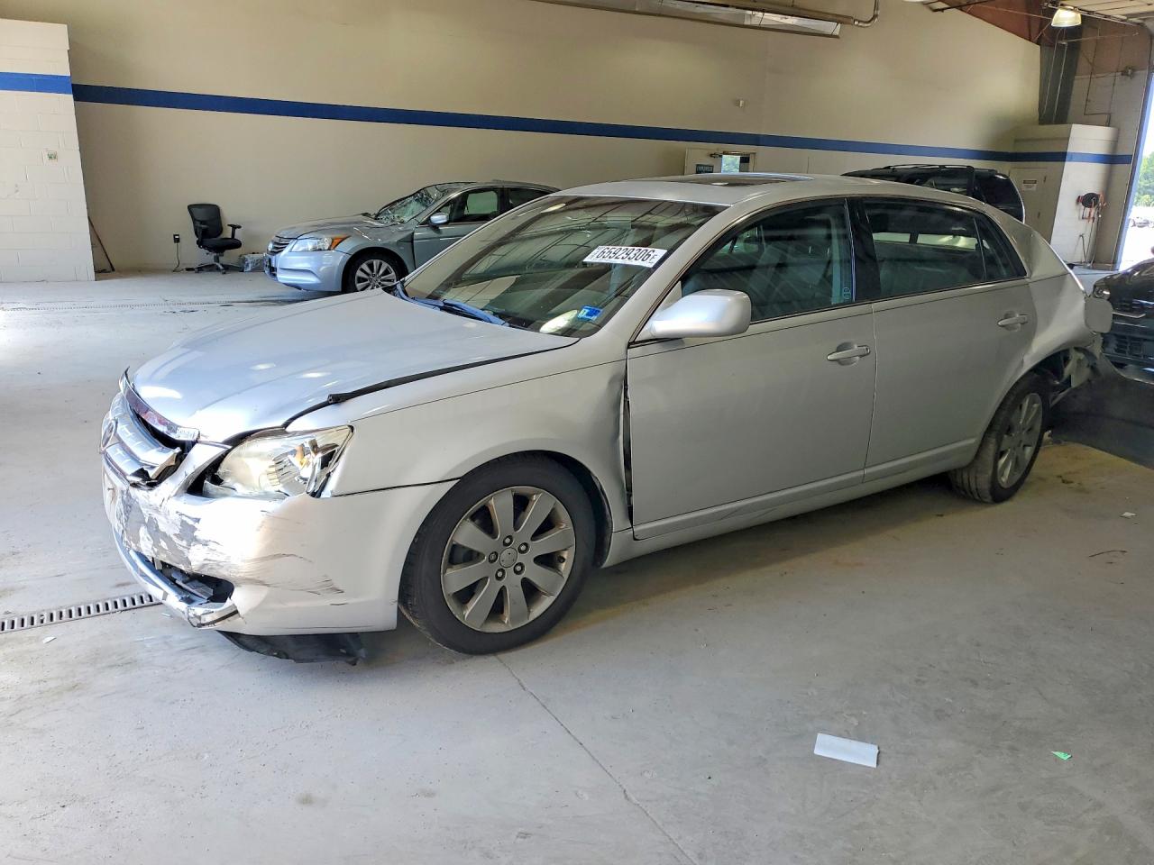 Photo of the 2006 TOYOTA AVALON TOURING