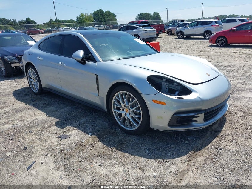 Photo of the 2017 PORSCHE PANAMERA 4