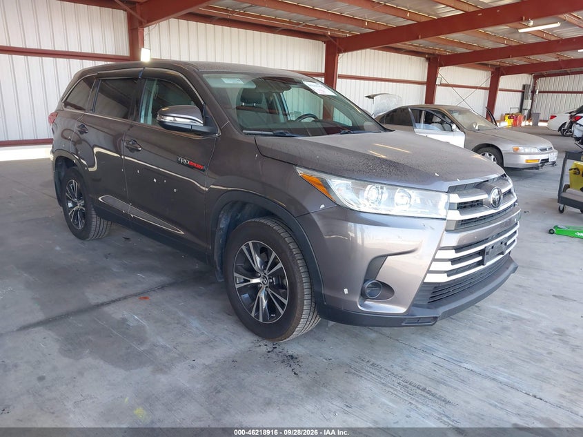 Photo of the 2019 TOYOTA HIGHLANDER LE