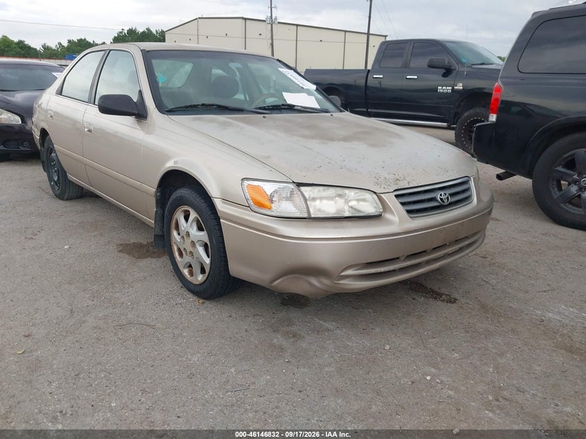 Photo of the 2000 TOYOTA CAMRY LE V6