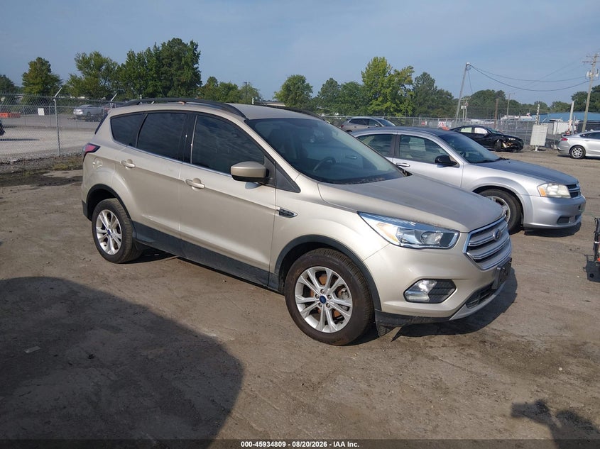 Photo of the 2018 FORD ESCAPE SE