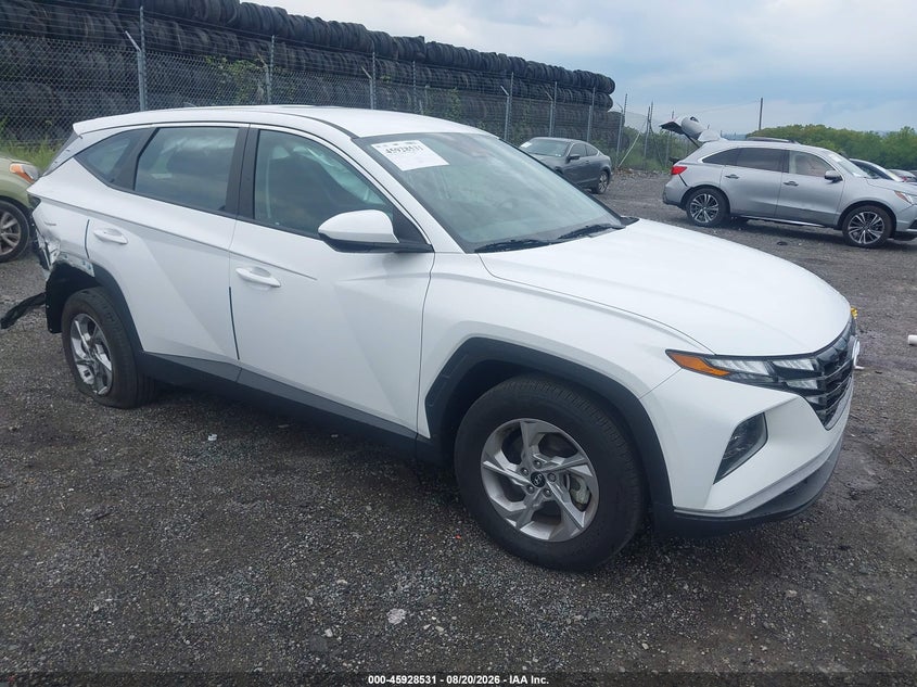 Photo of the 2024 HYUNDAI TUCSON SE