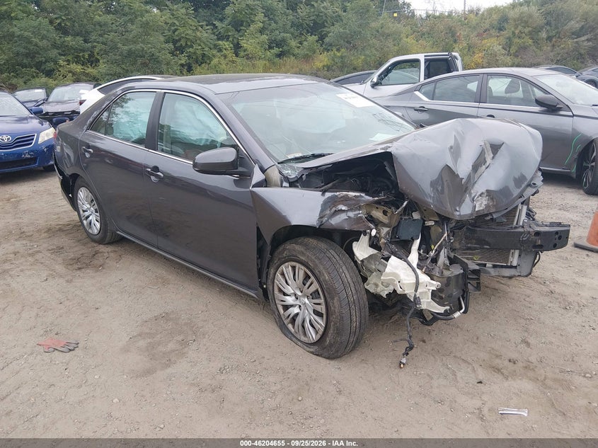 Photo of the 2014 TOYOTA CAMRY LE