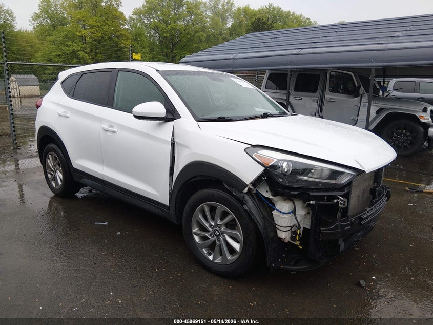 Photo of the 2018 HYUNDAI TUCSON SE