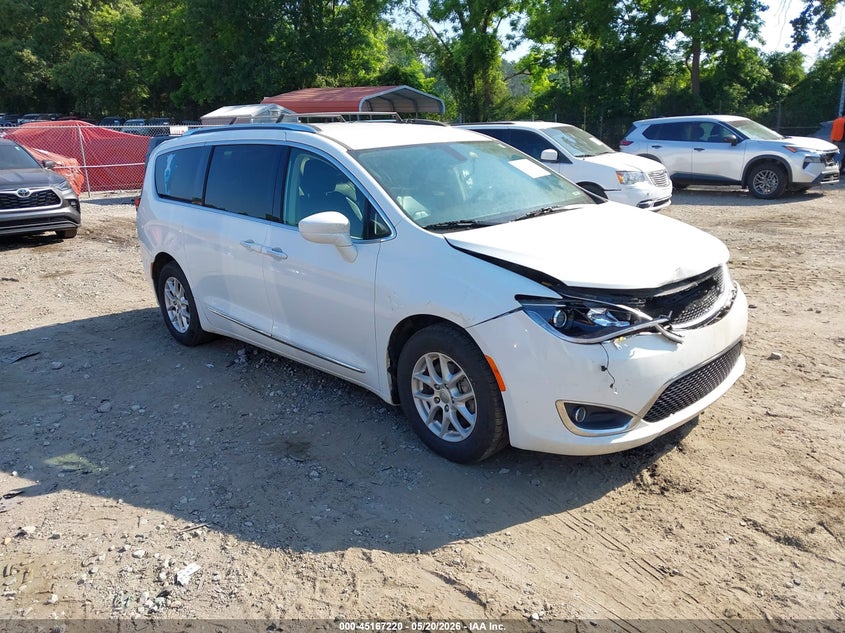 Photo of the 2020 CHRYSLER PACIFICA TOURING L