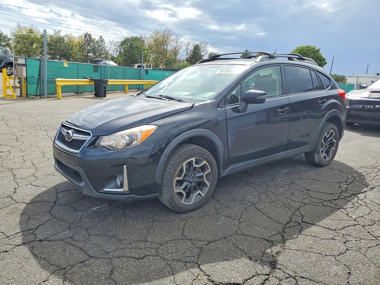 Photo of the 2016 SUBARU CROSSTREK LIMITED