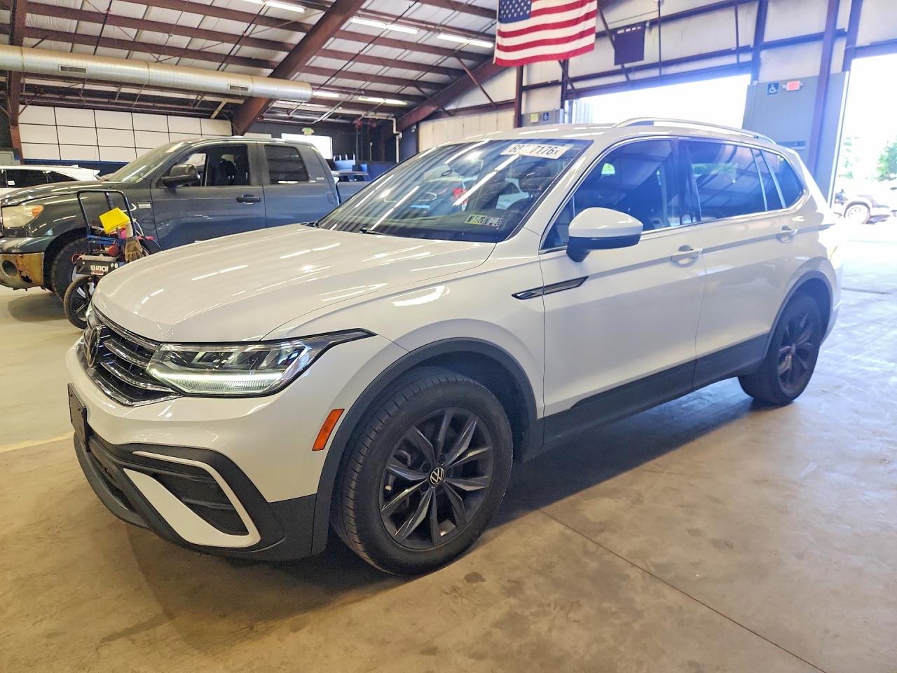 Photo of the 2023 VOLKSWAGEN TIGUAN SE