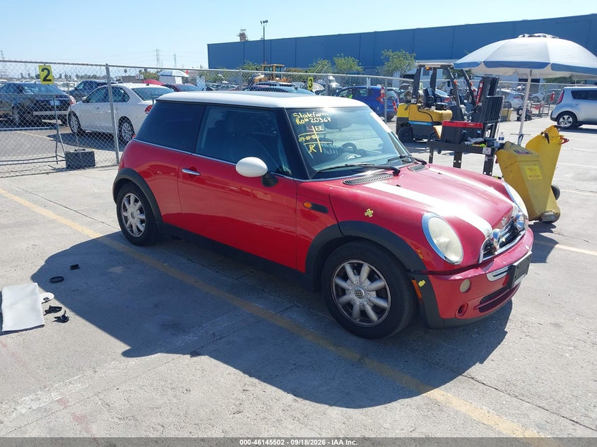 Photo of the 2005 MINI COOPER