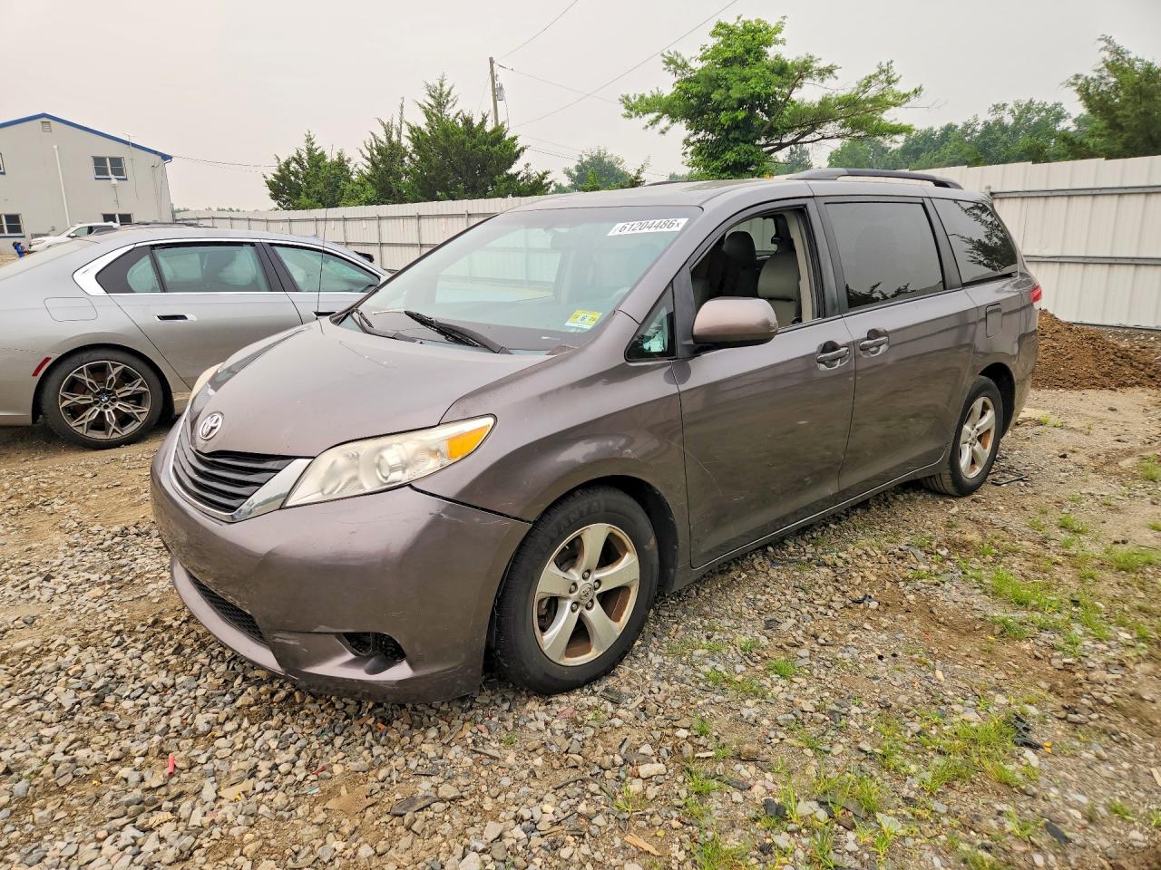 Photo of the 2013 TOYT SIENNA
