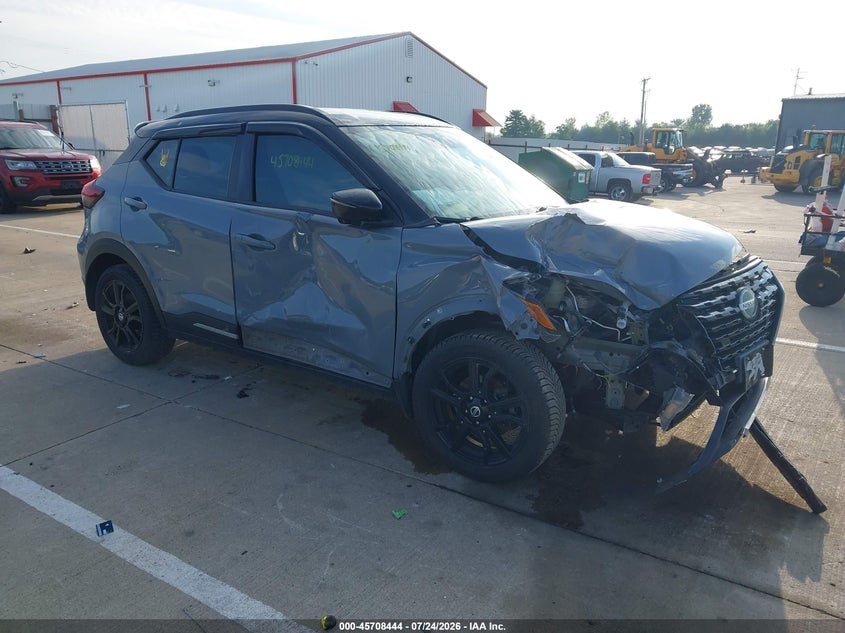 Photo of the 2021 NISSAN KICKS SR XTRONIC CVT