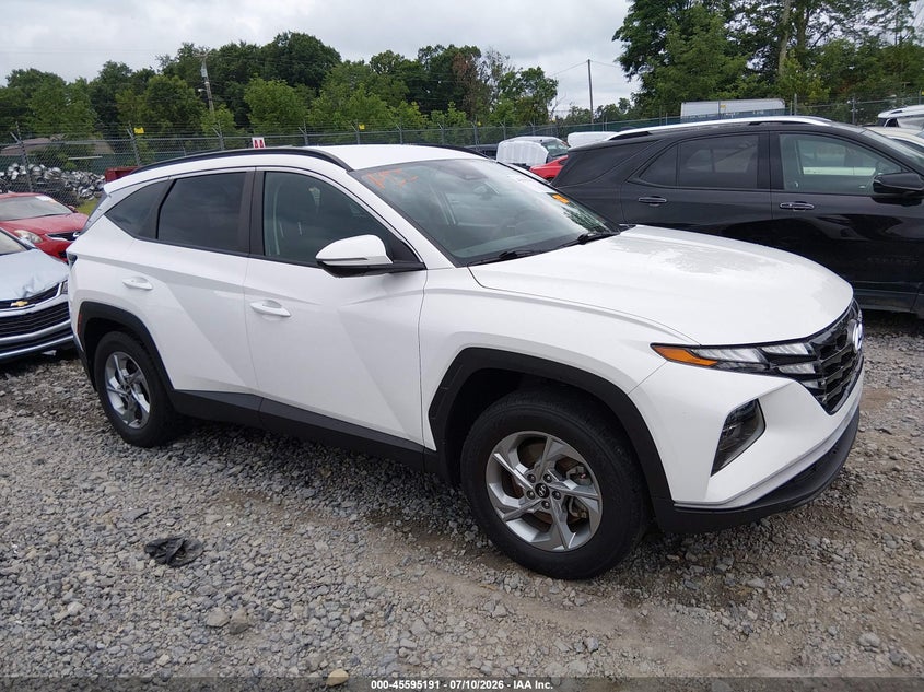 Photo of the 2023 HYUNDAI TUCSON SEL