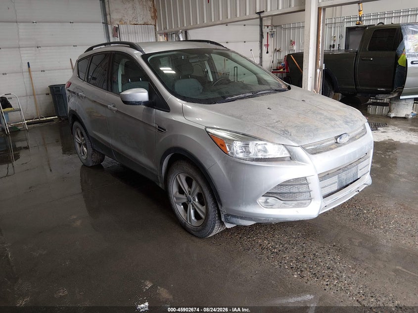 Photo of the 2016 FORD ESCAPE SE