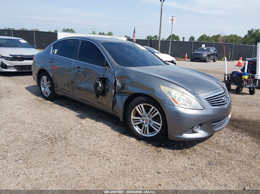 Photo of the 2013 INFINITI G37X