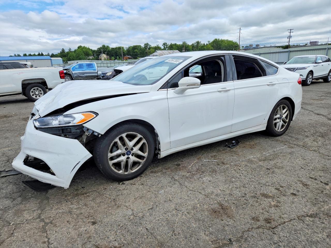 Photo of the 2016 FORD FUSION SE