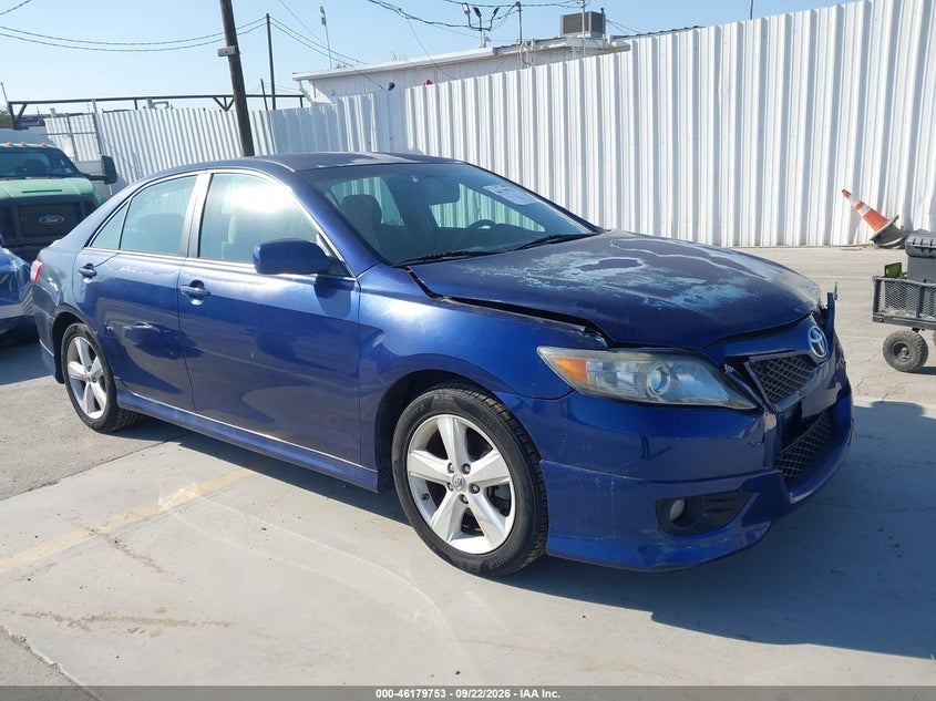 Photo of the 2011 TOYOTA CAMRY SE