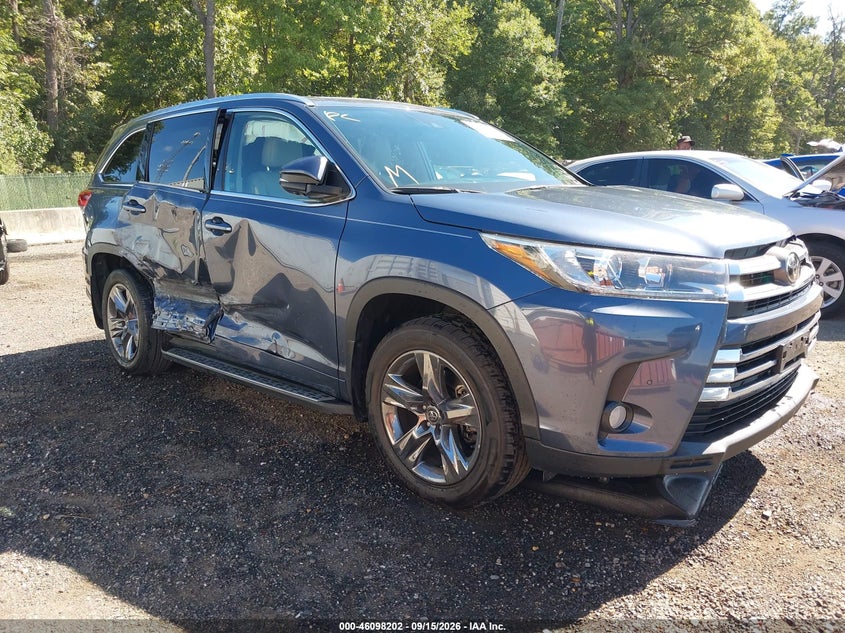 Photo of the 2018 TOYOTA HIGHLANDER LIMITED PLATINUM