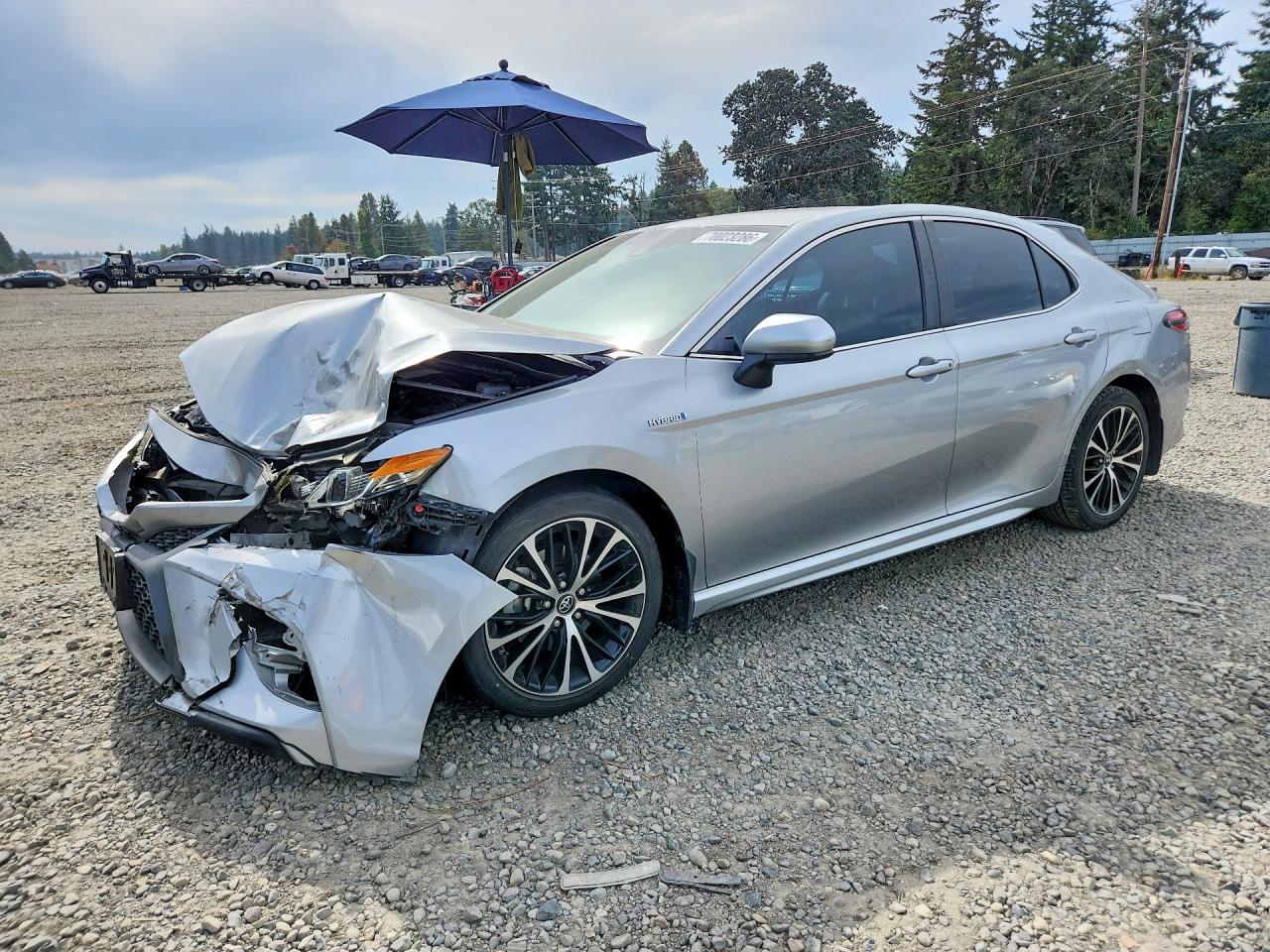 Photo of the 2018 TOYOTA CAMRY HYBRID SE