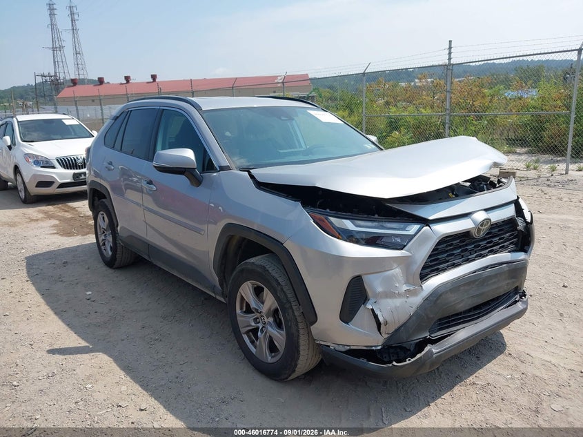 Photo of the 2022 TOYOTA RAV4 XLE