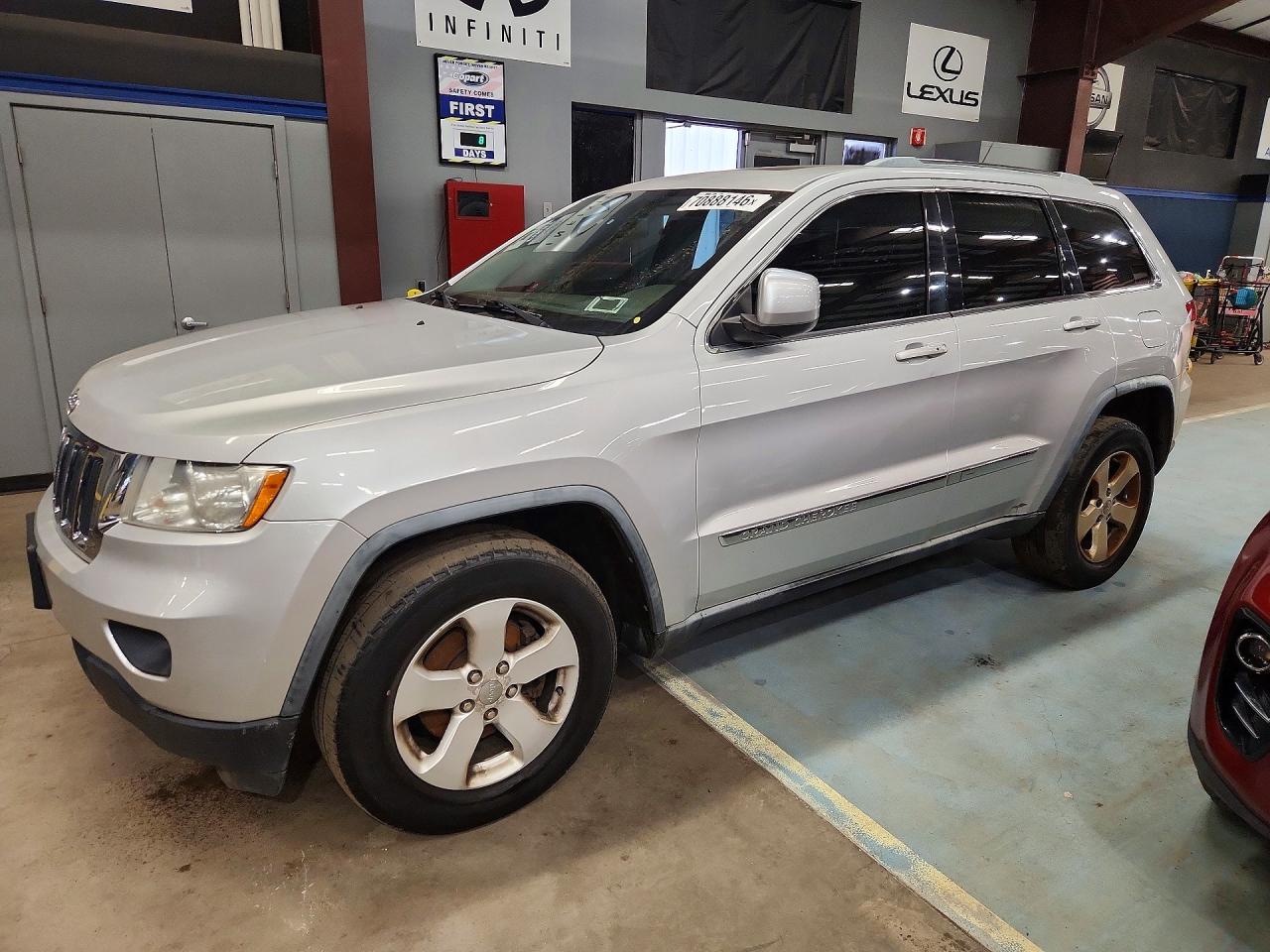 Photo of the 2012 JEEP GRAND CHEROKEE LAREDO