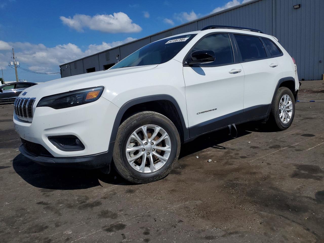 Photo of the 2022 JEEP CHEROKEE LATITUDE LUX
