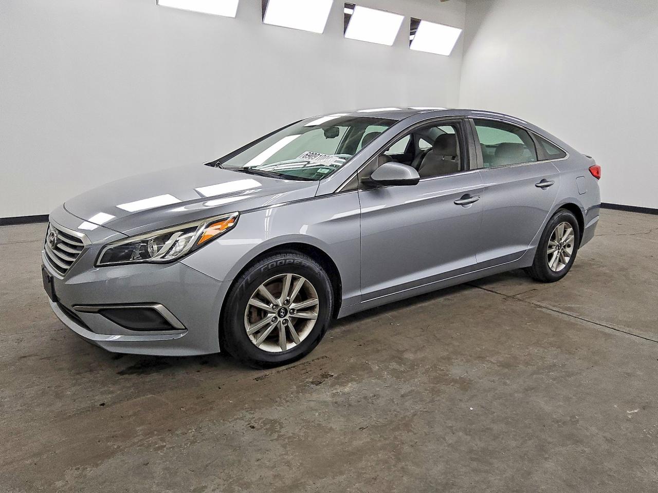 Photo of the 2017 HYUNDAI SONATA SE