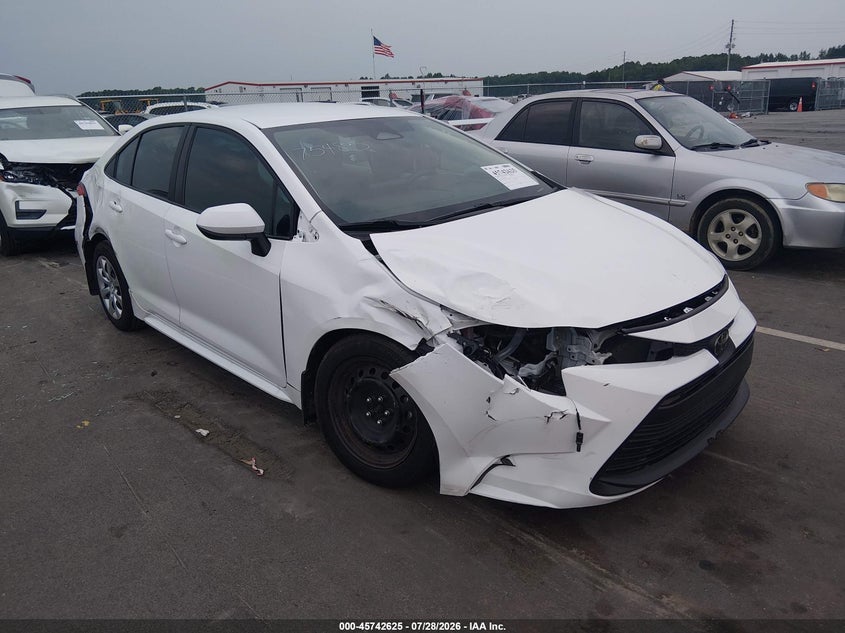 Photo of the 2025 TOYOTA COROLLA LE