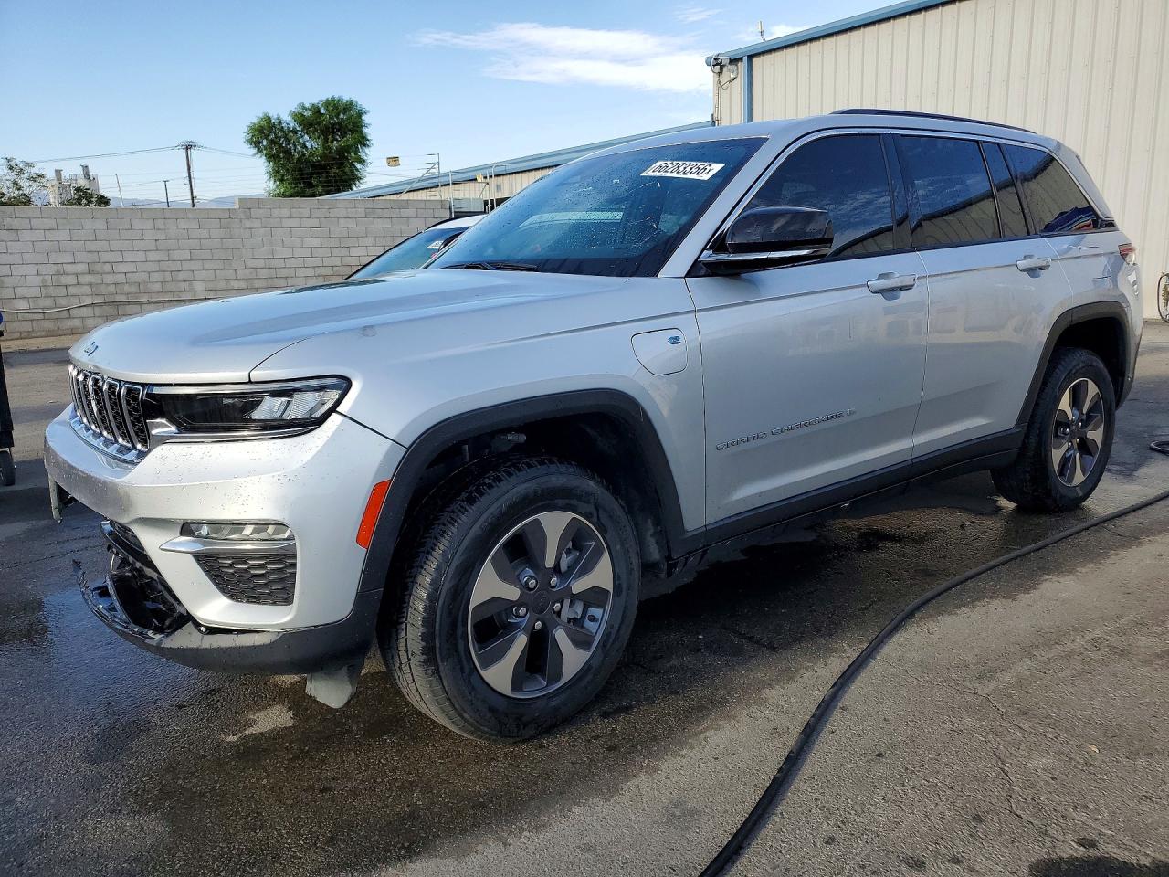 Photo of the 2024 JEEP GRAND CHEROKEE LIMITED 4XE